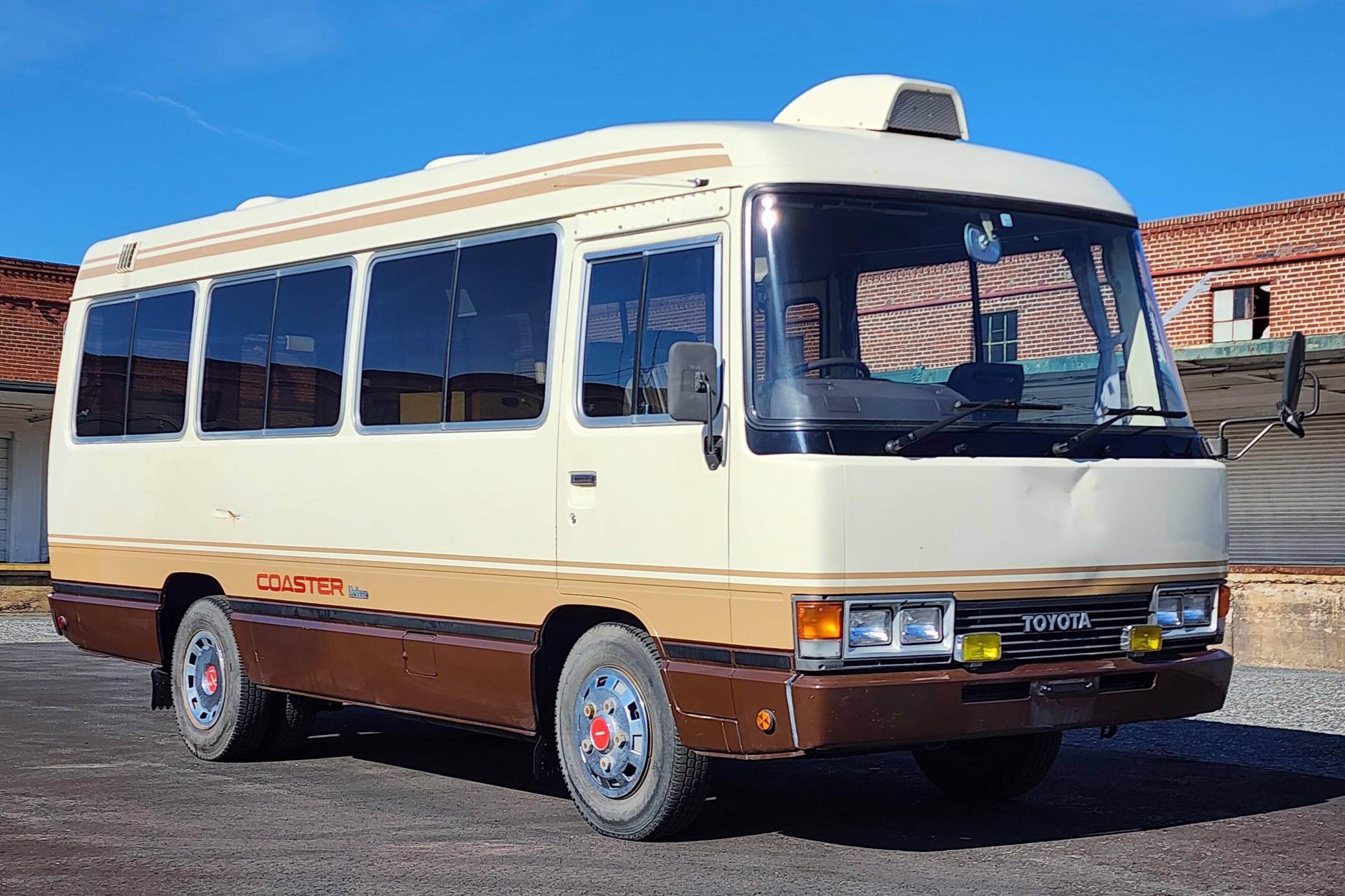 1989 Toyota Coaster sold at auction for $10,100