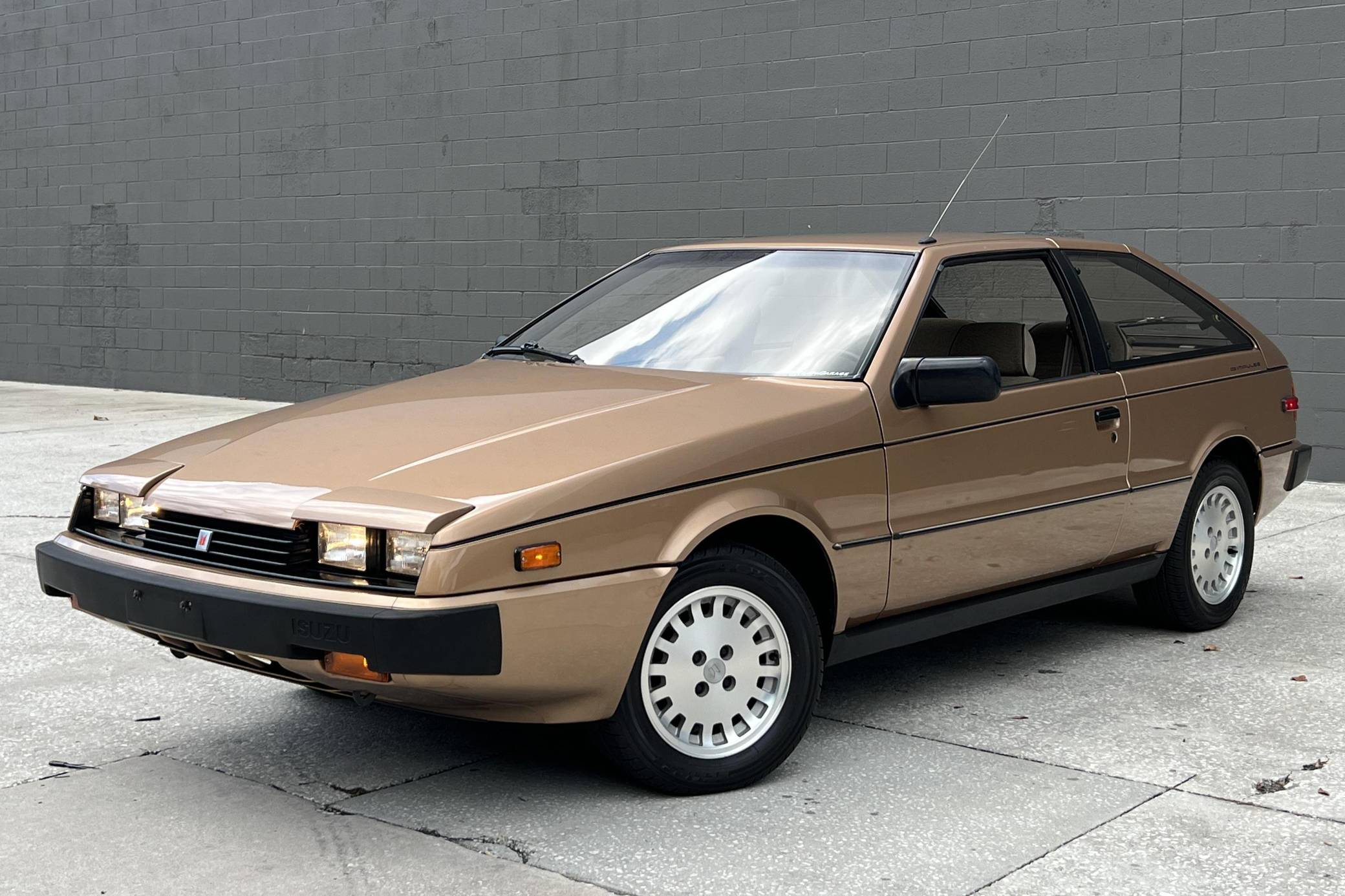 1985 Isuzu Impulse sold at auction for $9,500