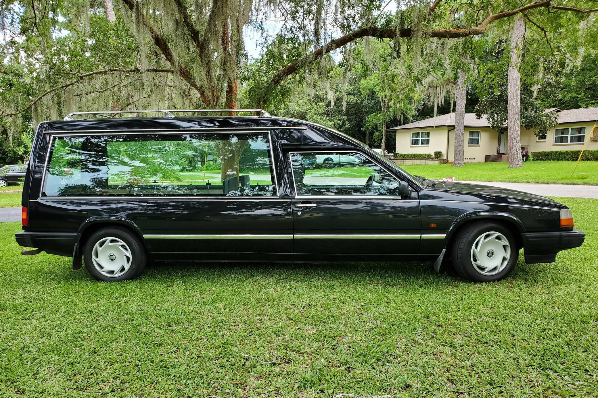 1996 Volvo 940 sold at auction for $6,500