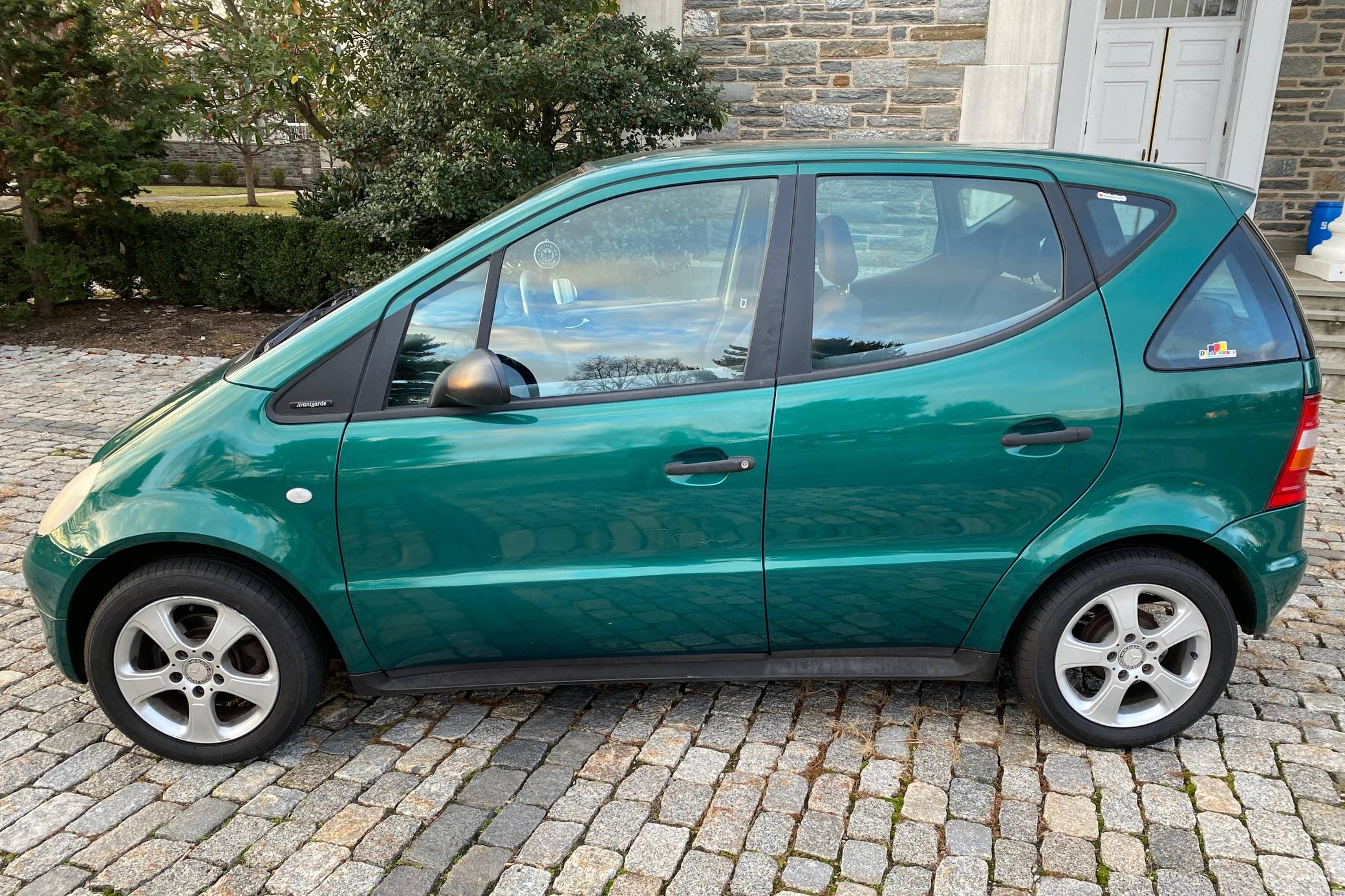 1998 Mercedes-Benz A-Class sold at auction for $6,500
