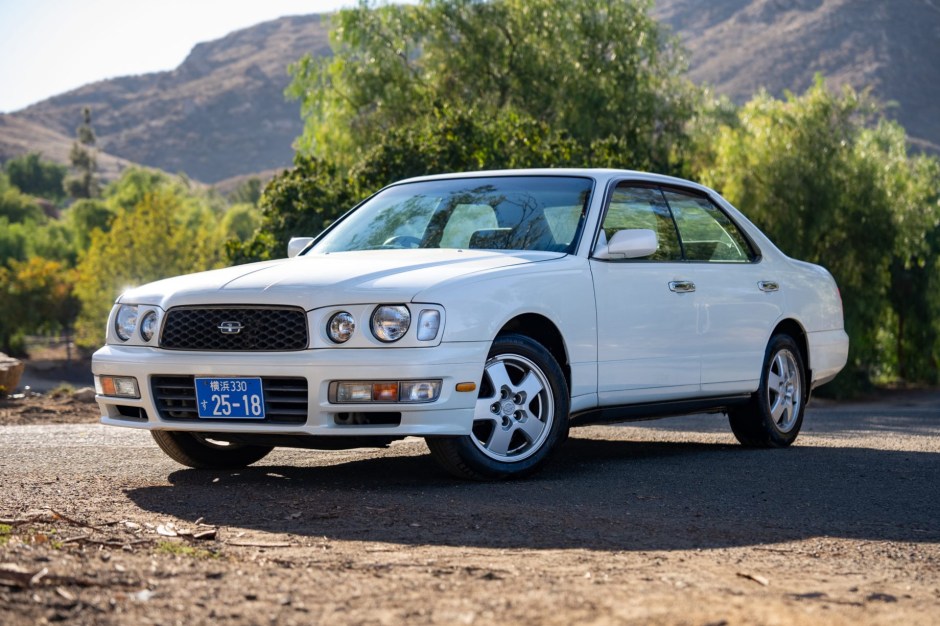 1998 Nissan Gloria sold at auction for $7,777