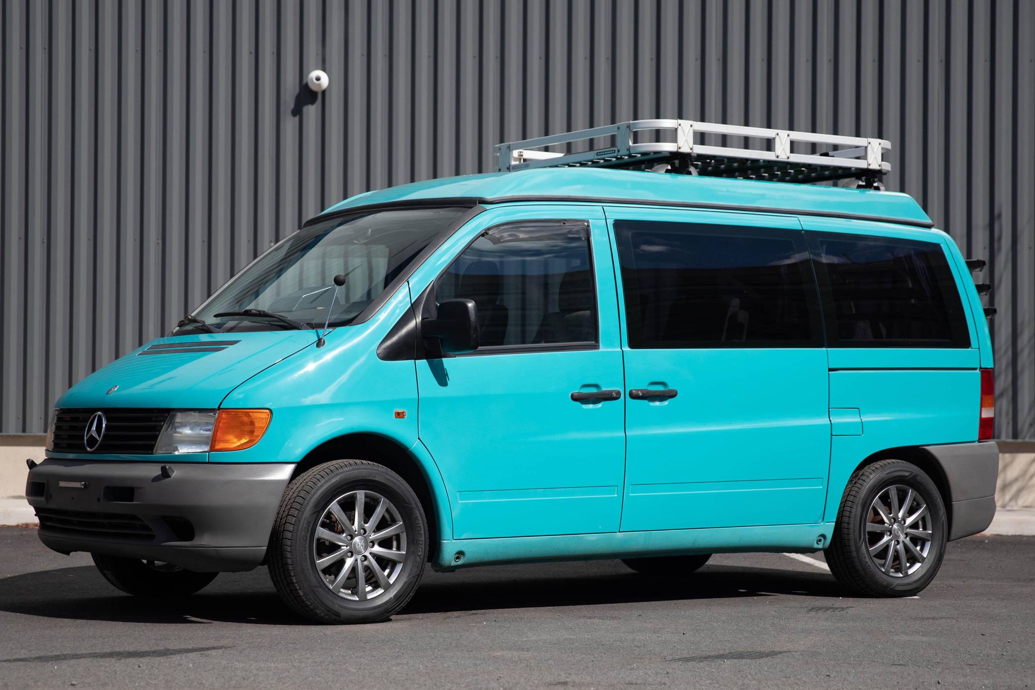 1997 Mercedes-Benz Vito sold at auction for $15,099