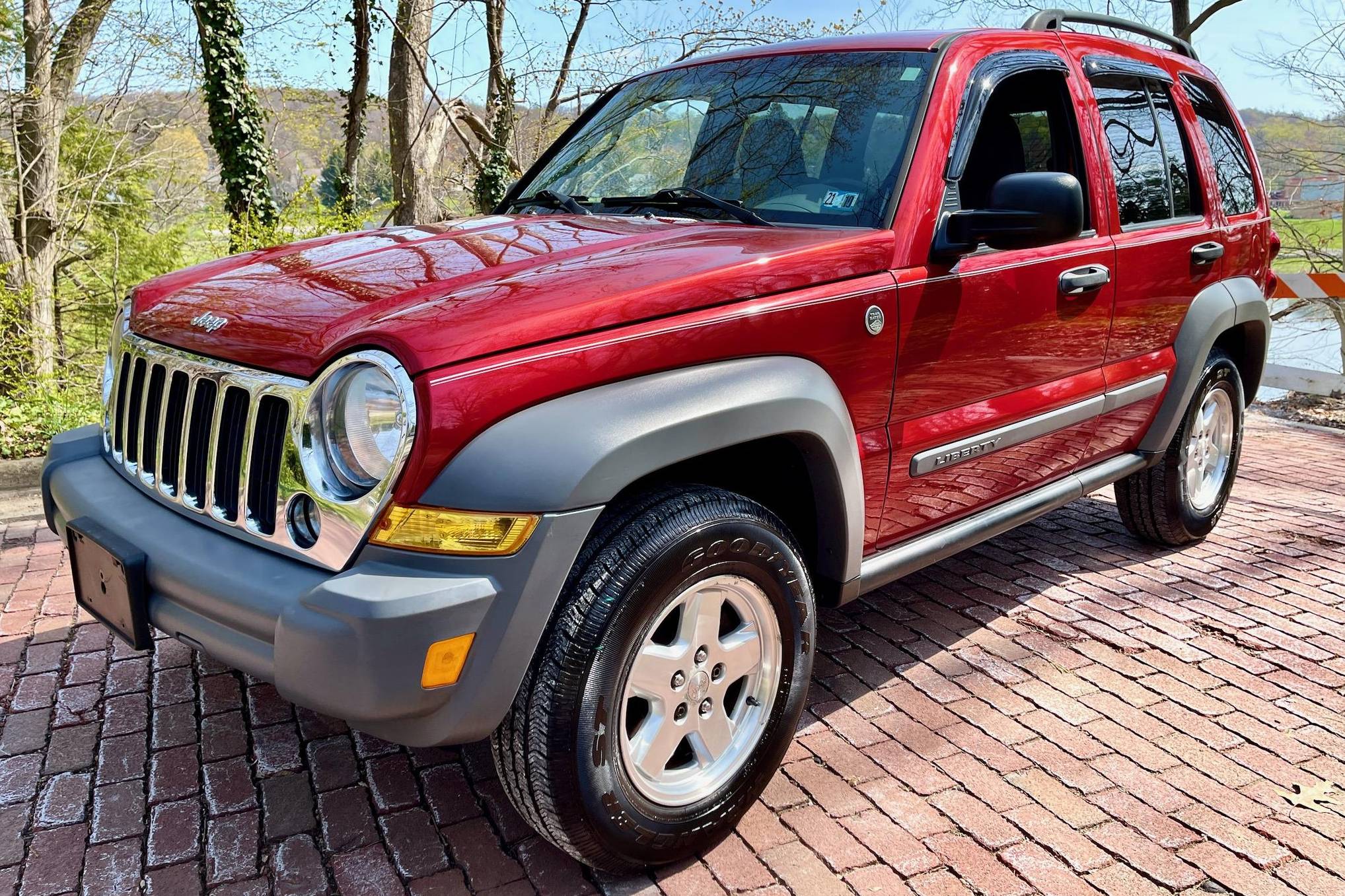 2005 Jeep Liberty sold at auction for $7,700