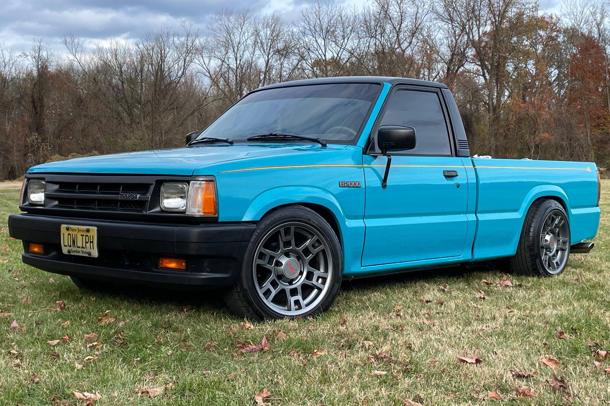 1987 Mazda B2000 sold at auction for $6,618