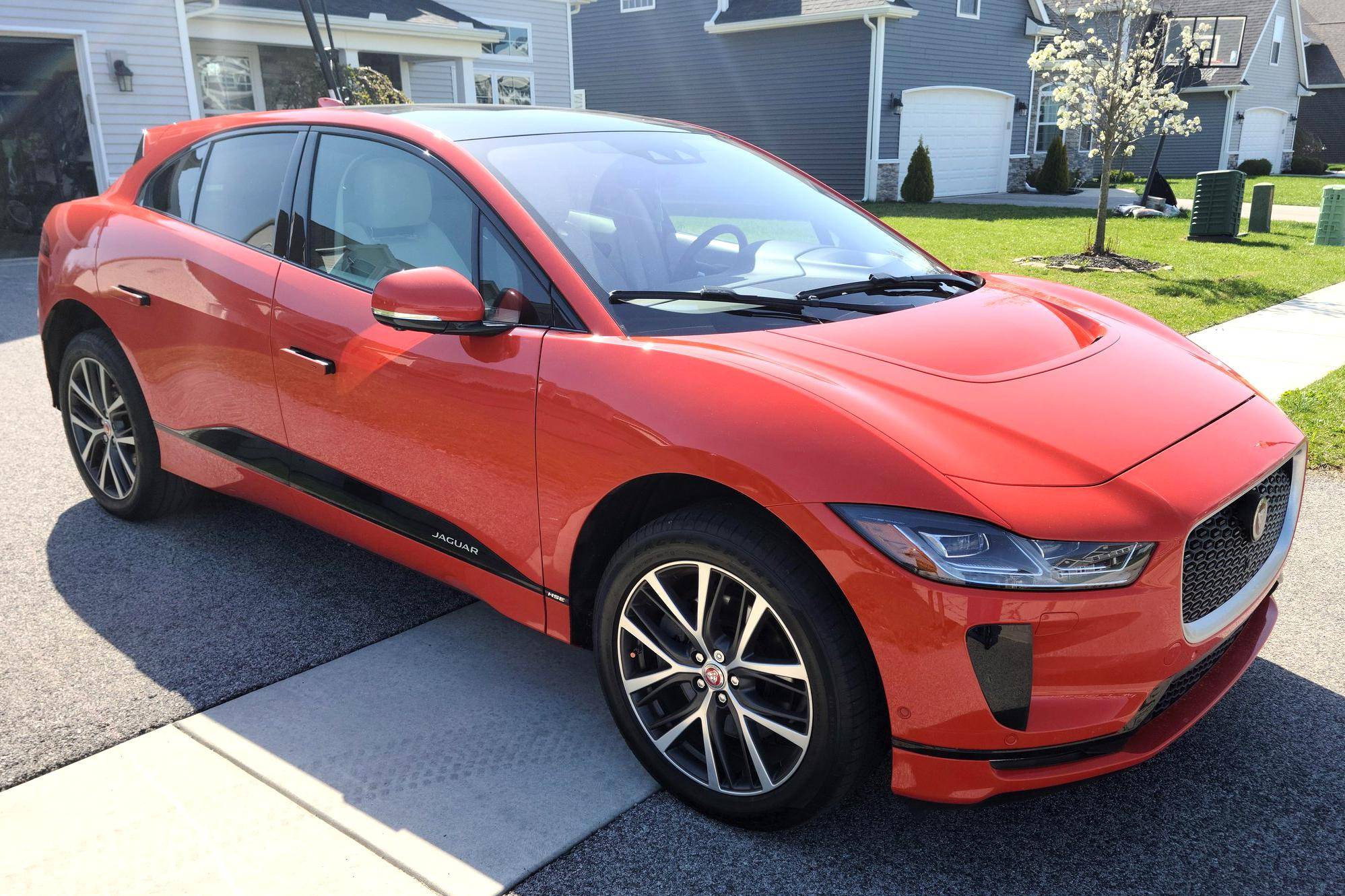 2019 Jaguar I-PACE sold at auction for $47,000