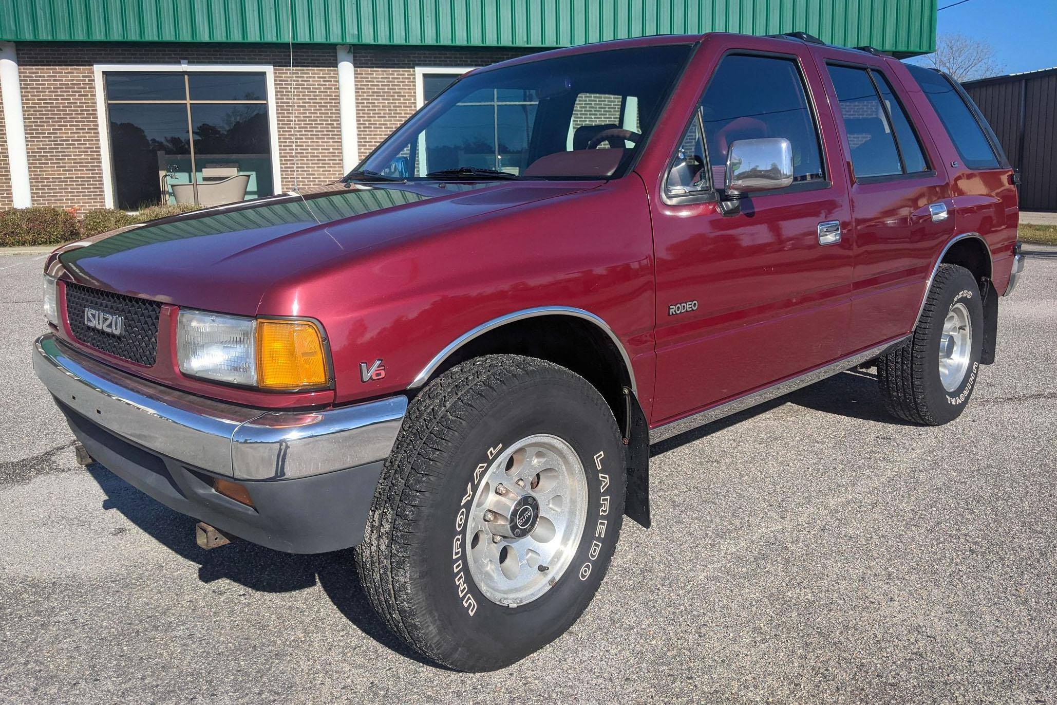 1991 Isuzu Rodeo sold at auction for $3,400