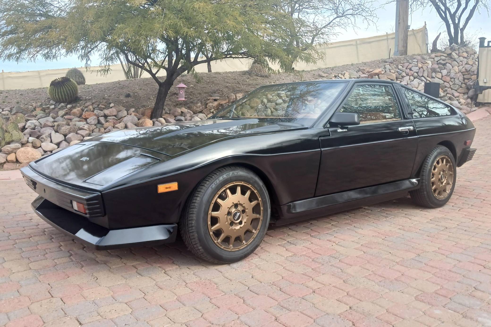 1984 TVR Tasmin 280i sold at auction for $9,000