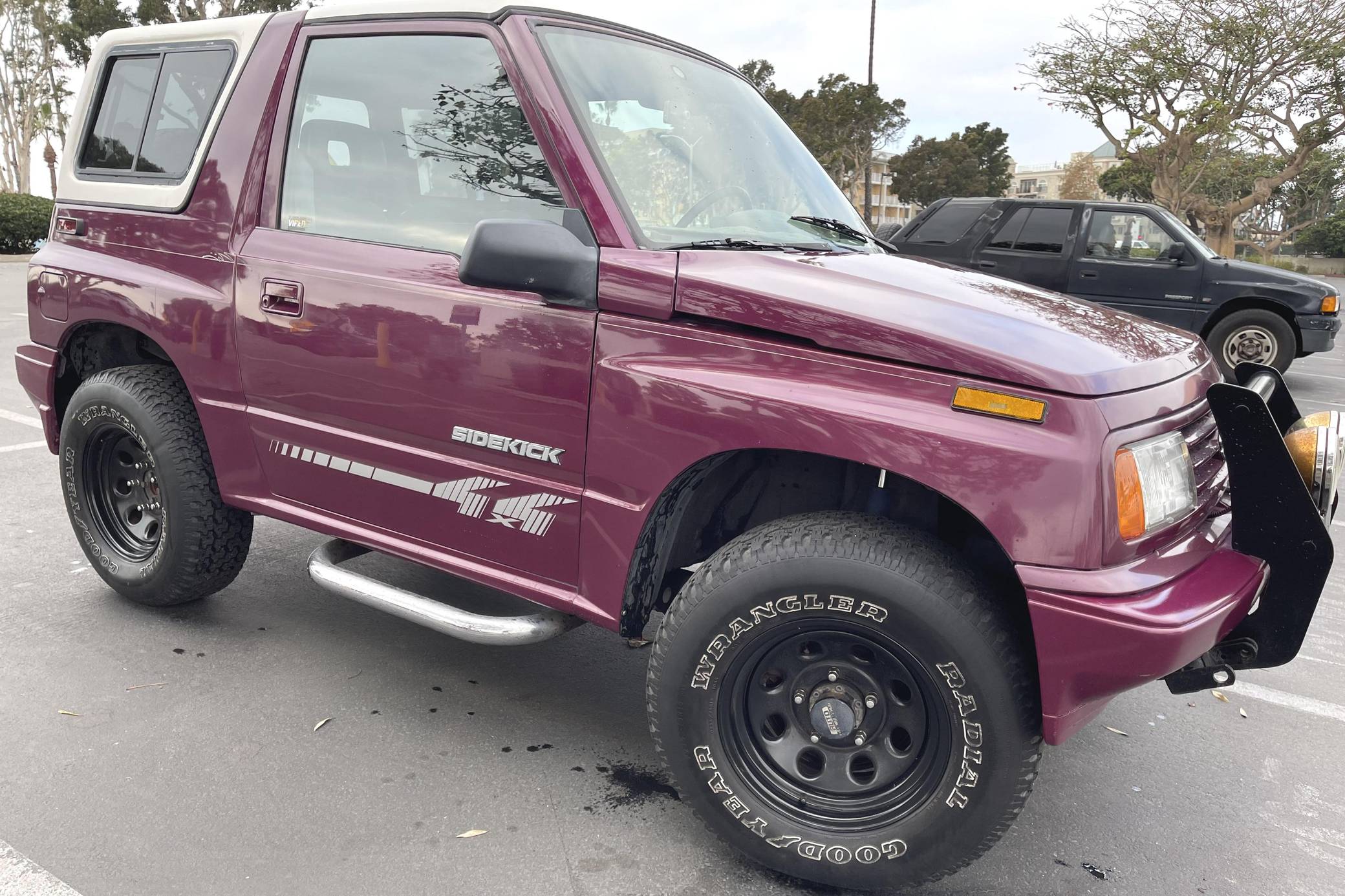 1995 Suzuki Sidekick sold at auction for $7,200