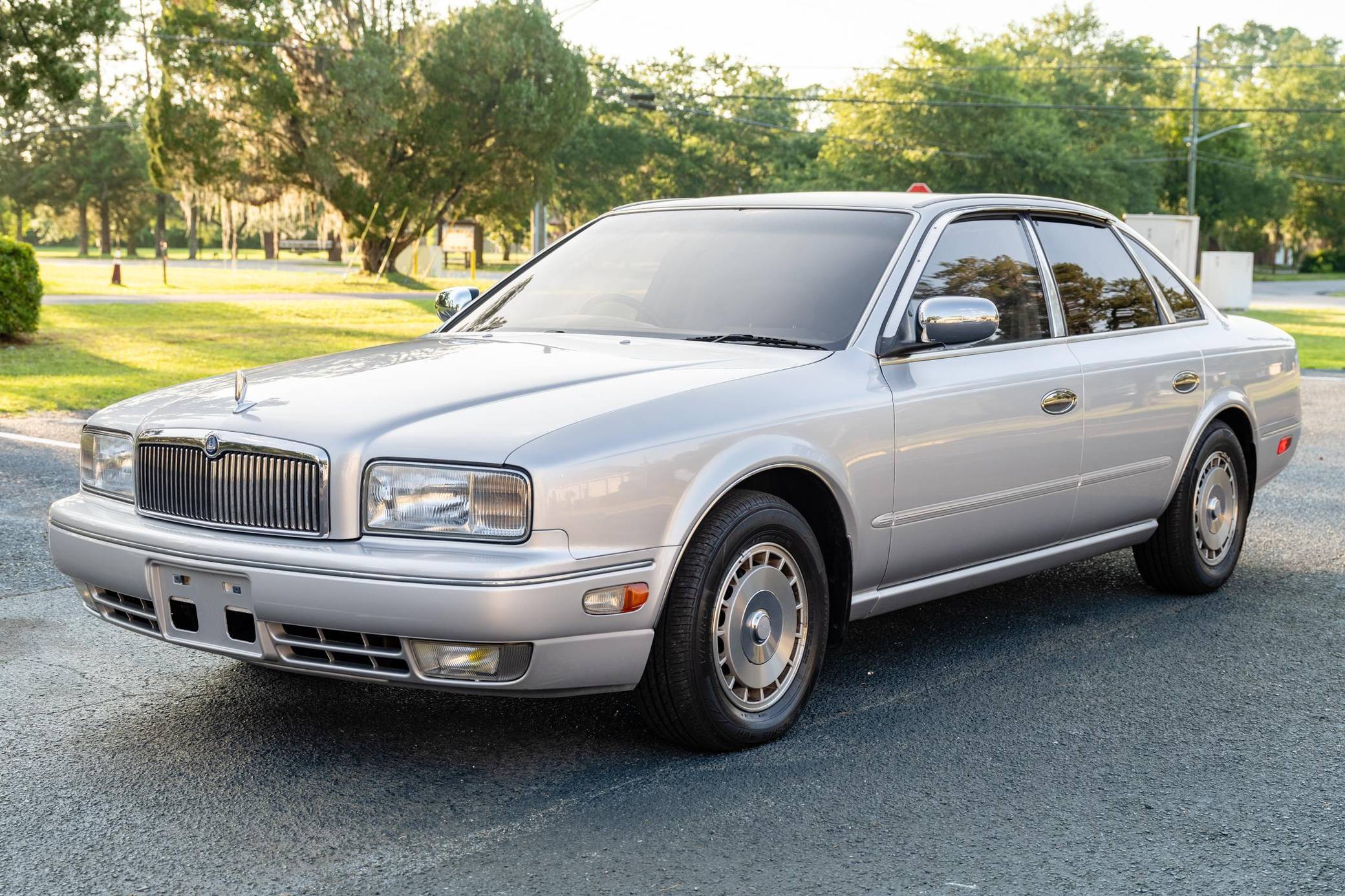 1995 Nissan President sold at auction for $6,500