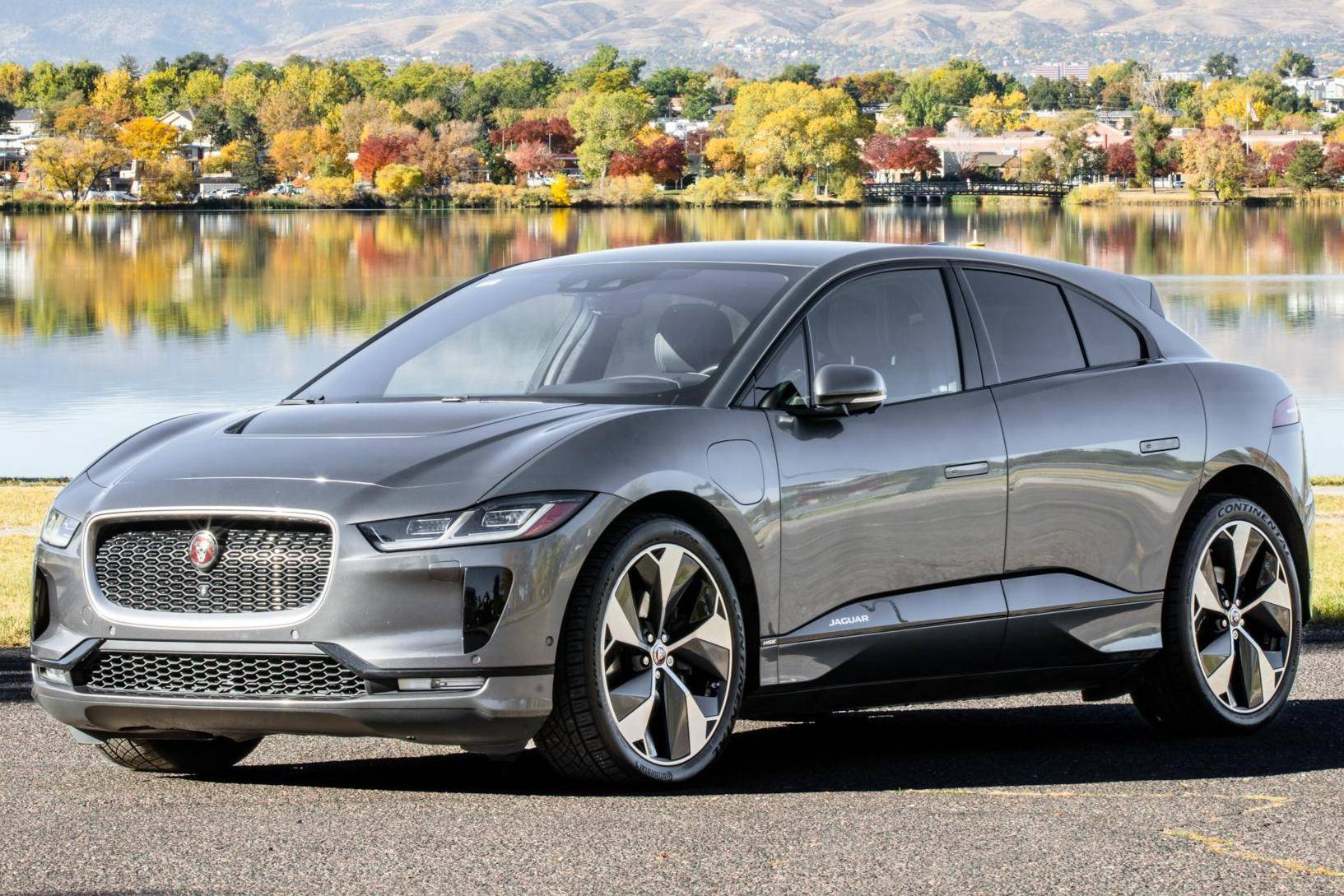 2019 Jaguar I-PACE sold at auction for $32,500