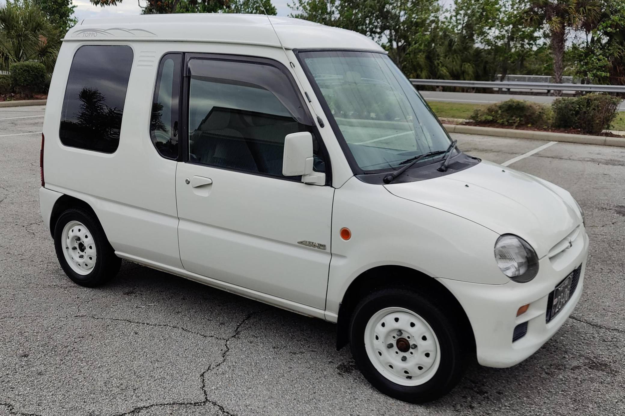 1996 Mitsubishi Minica sold at auction for $7,069