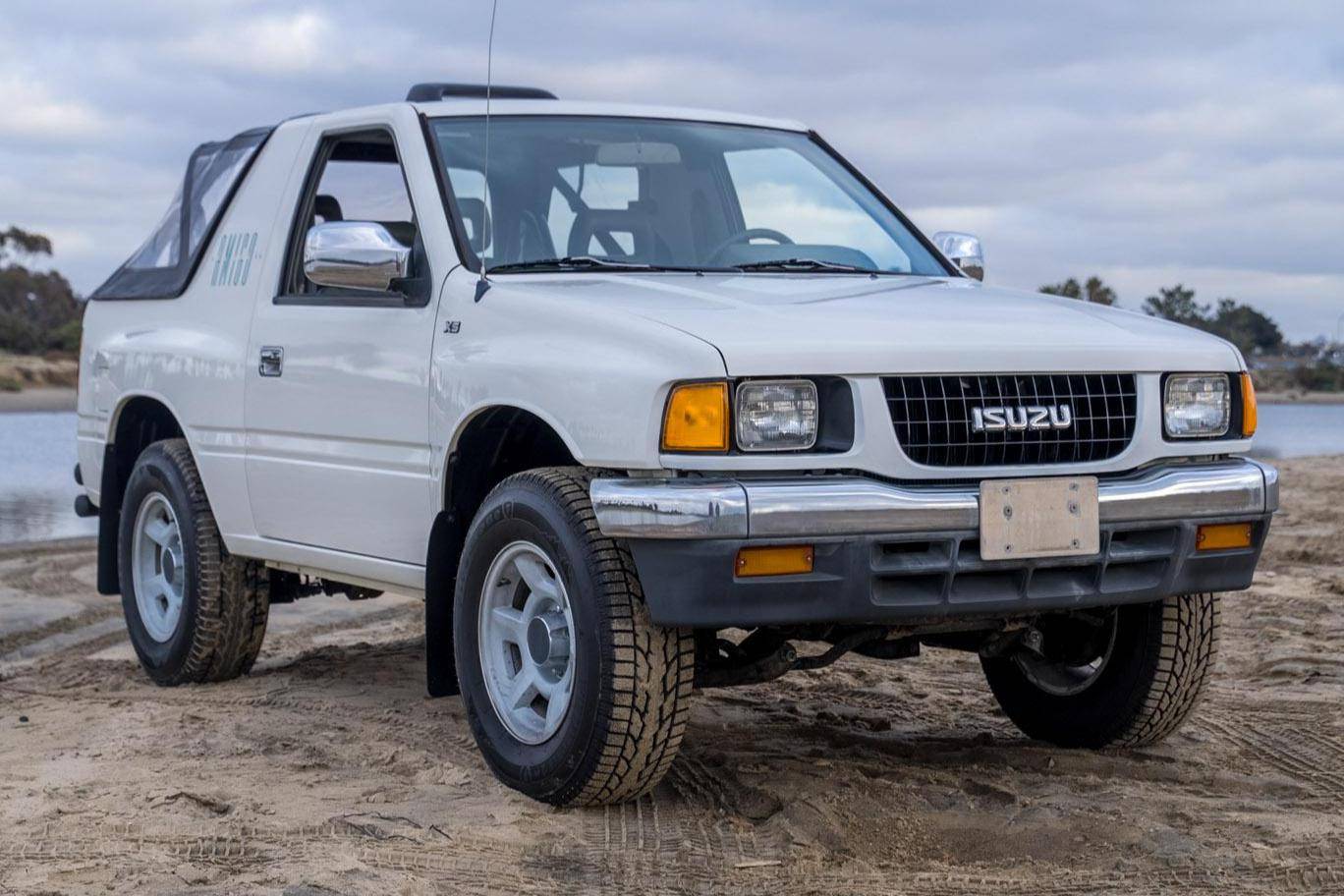1994 Isuzu Amigo sold at auction for $17,150