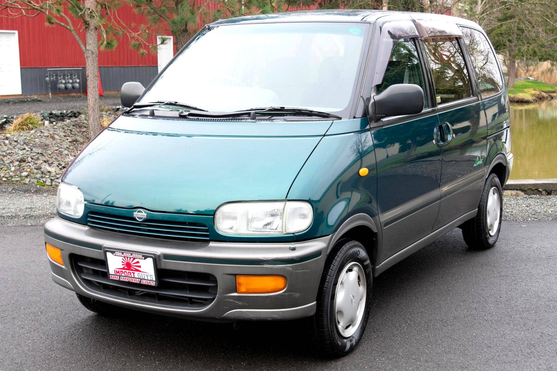 1996 Nissan Serena sold at auction for $4,701