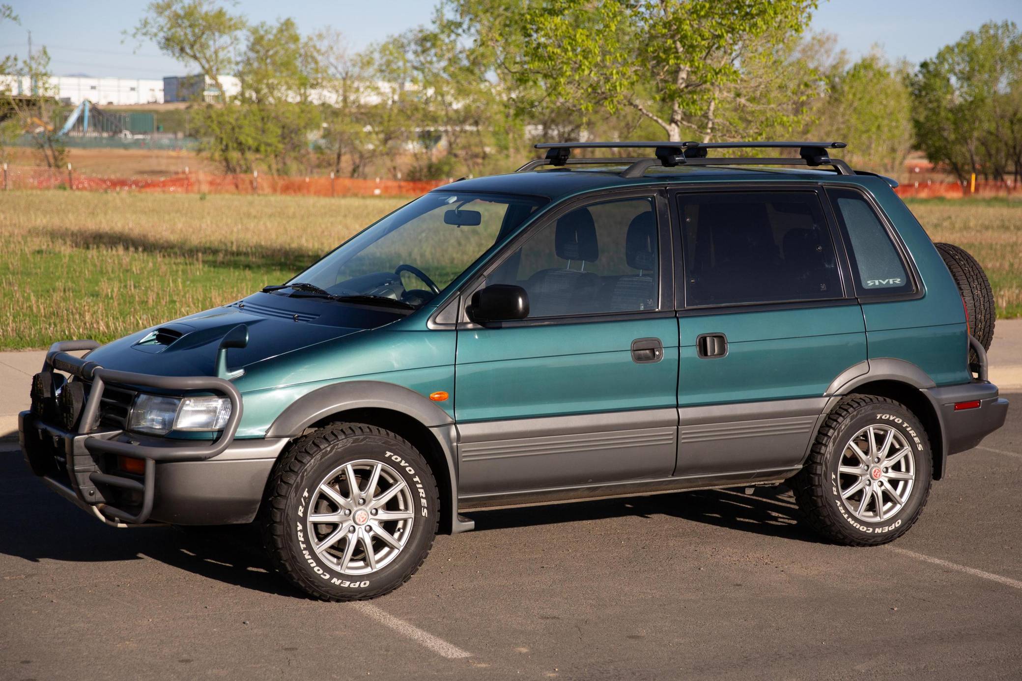 1994 Mitsubishi RVR sold at auction for $7,200