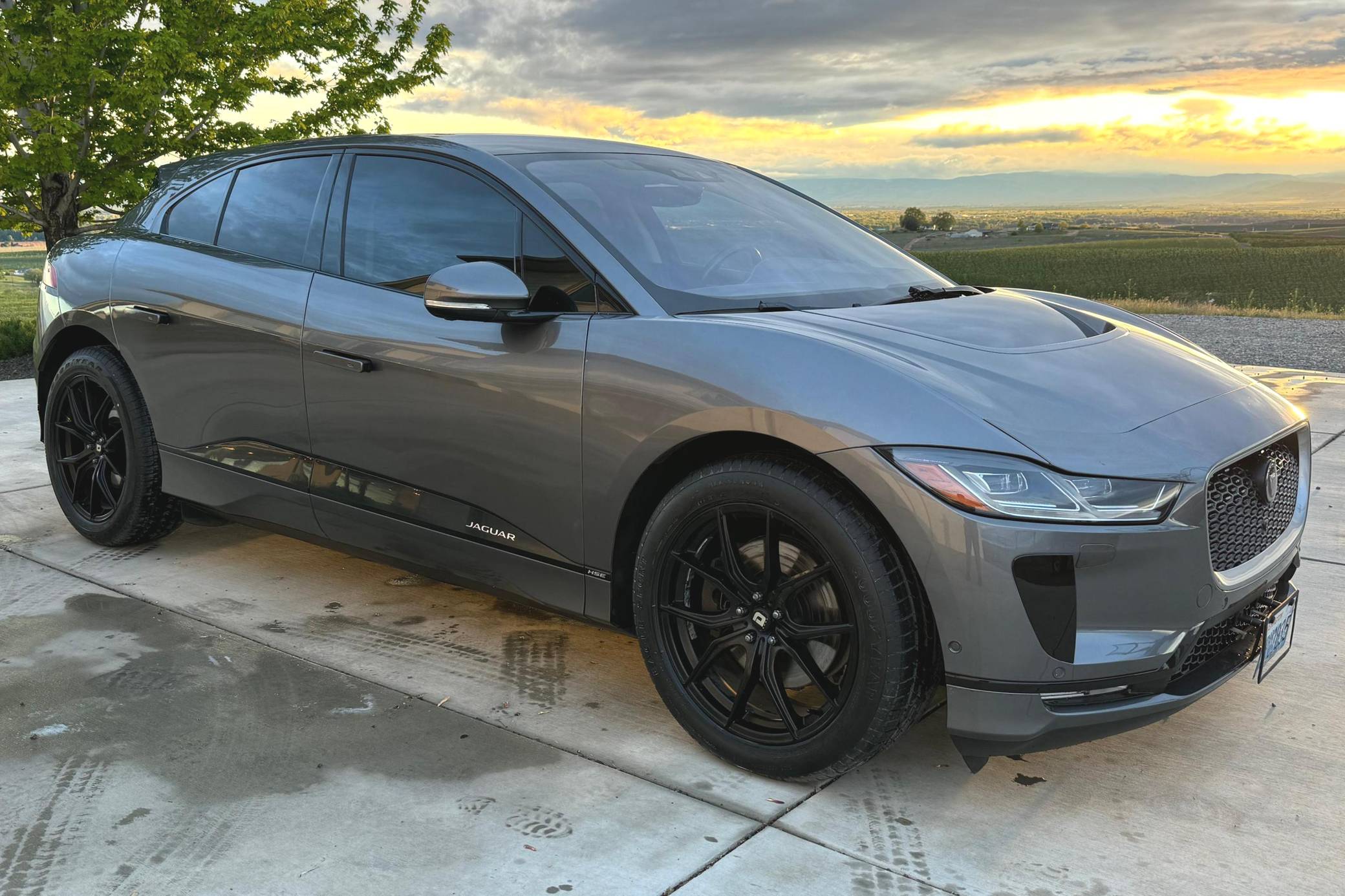 2019 Jaguar I-PACE sold at auction for $16,250