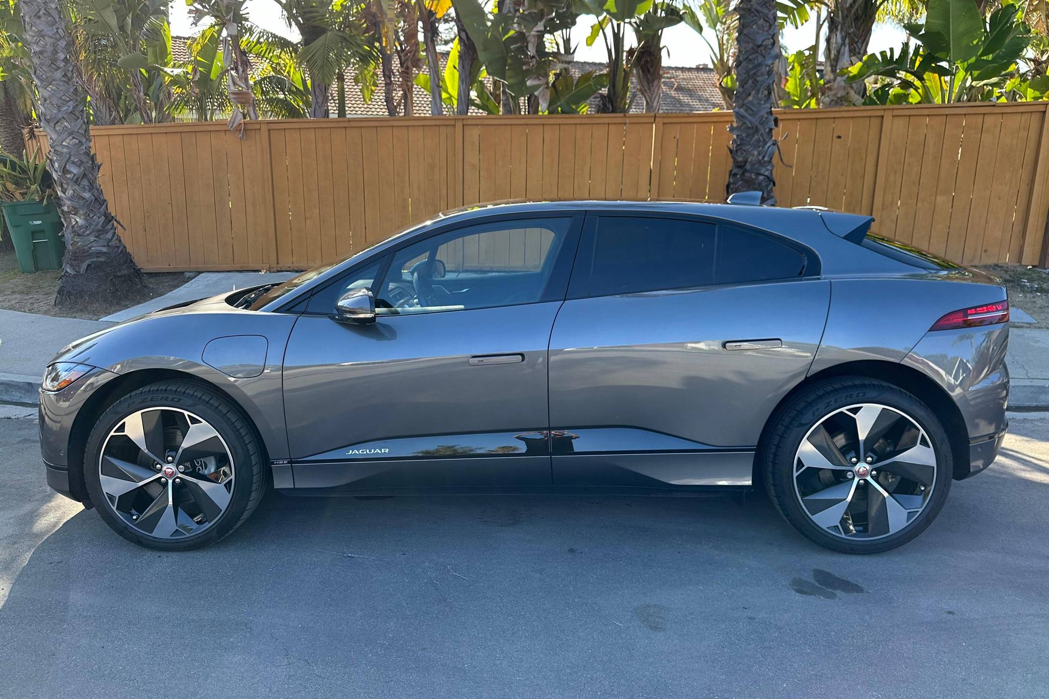 2019 Jaguar I-PACE sold at auction for $27,000