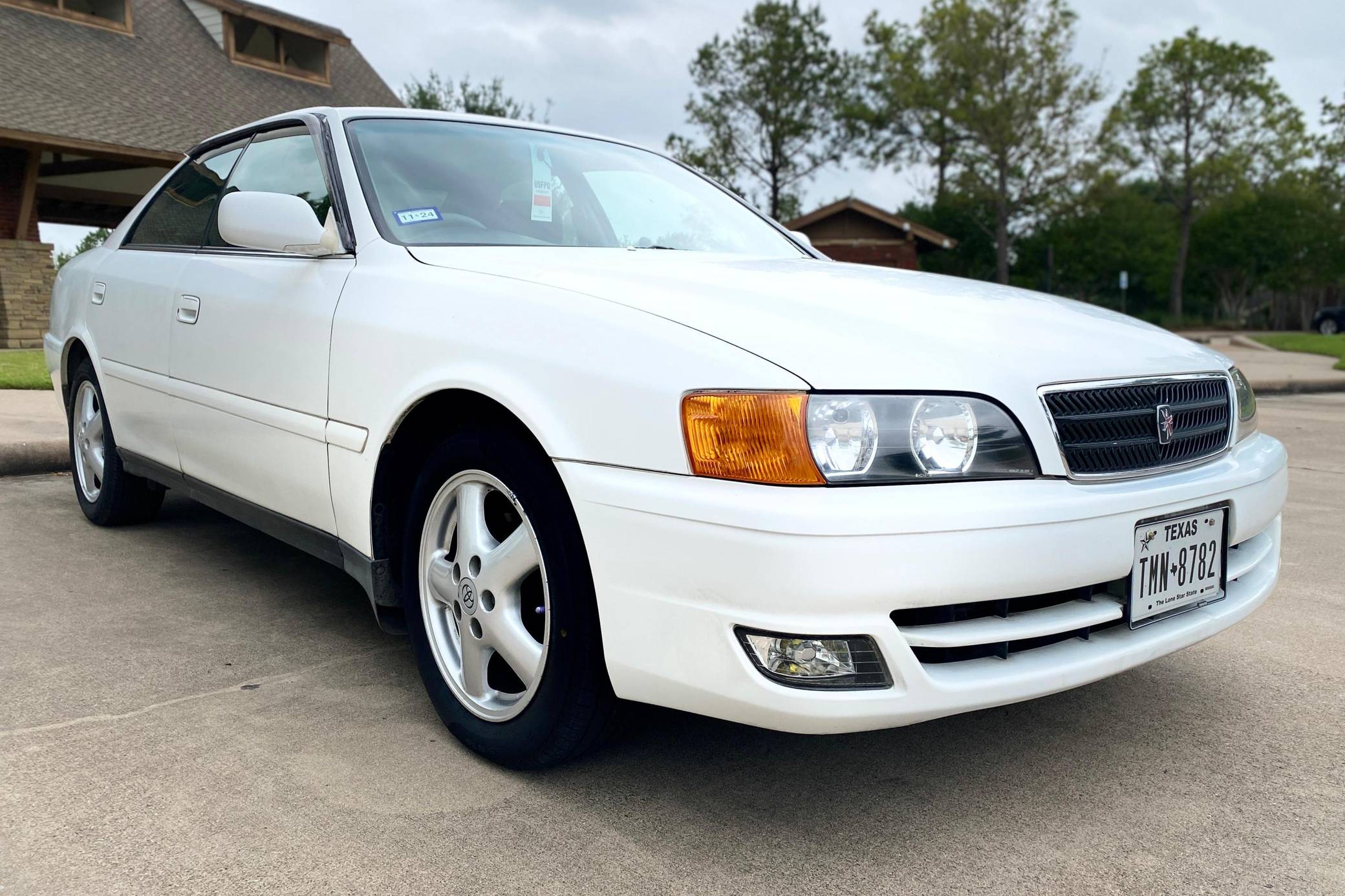 1998 Toyota Chaser sold at auction for $7,890