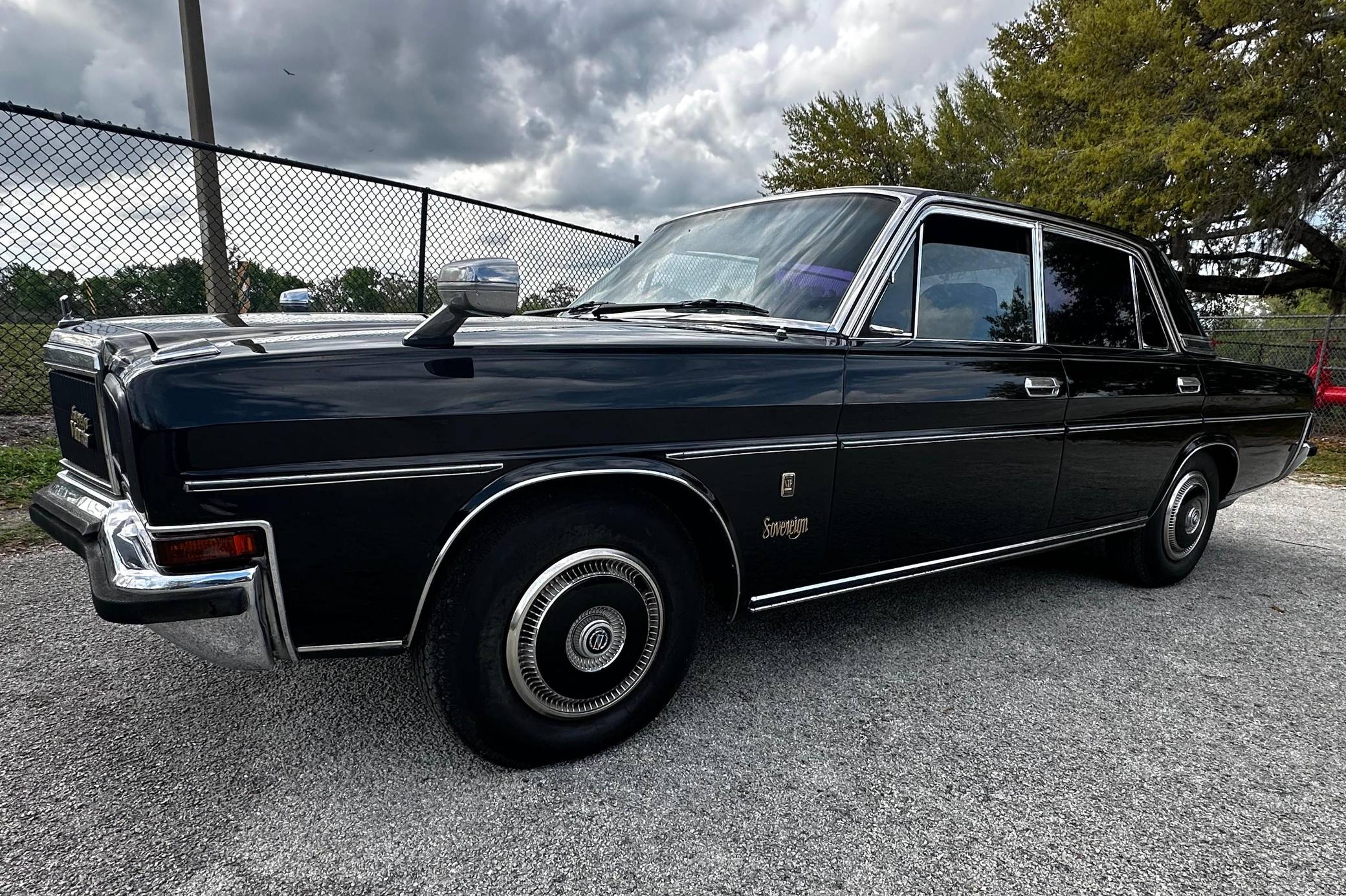 1987 Nissan President sold at auction for $4,100
