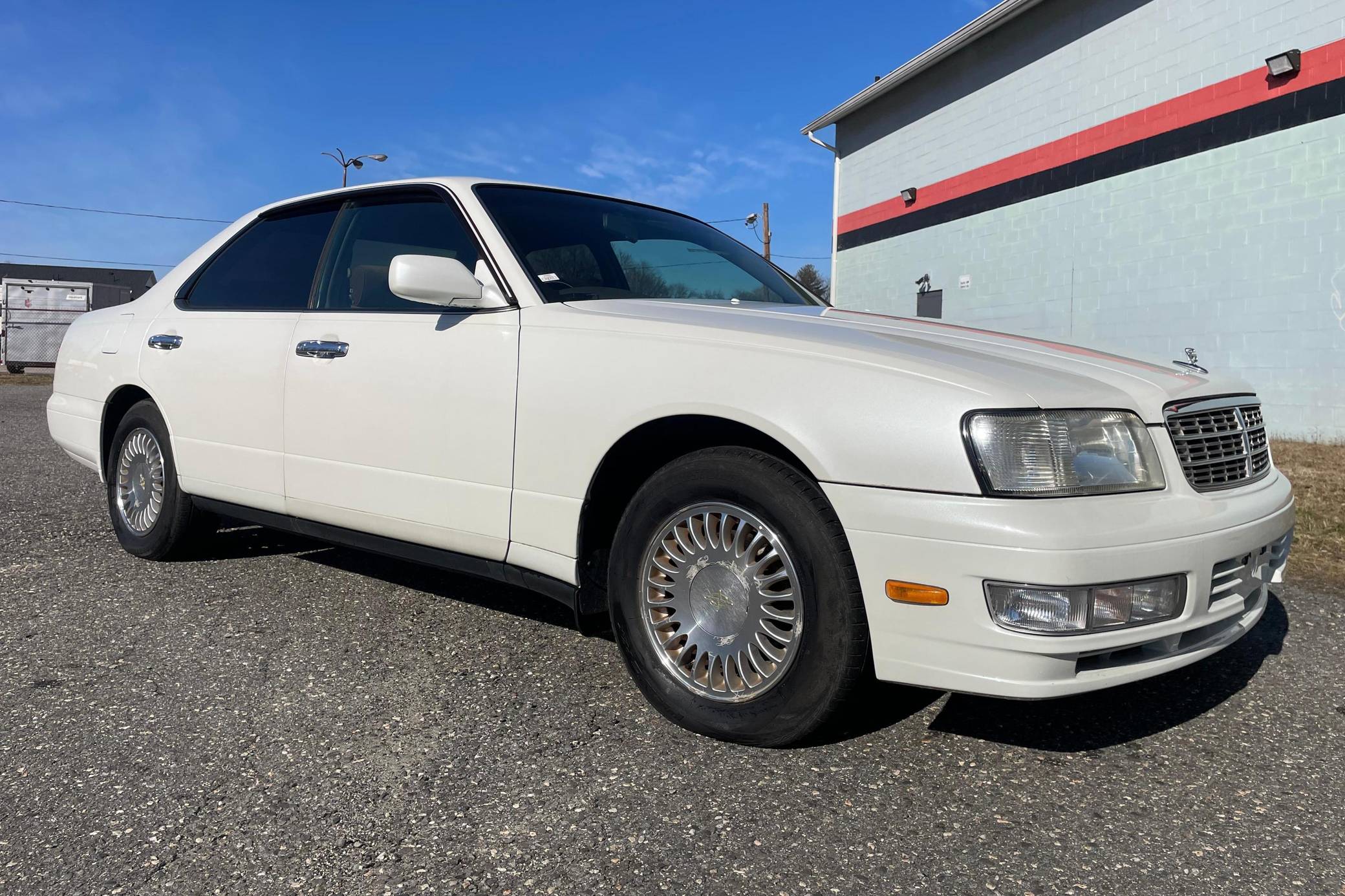 1998 Nissan Gloria sold at auction for $5,600