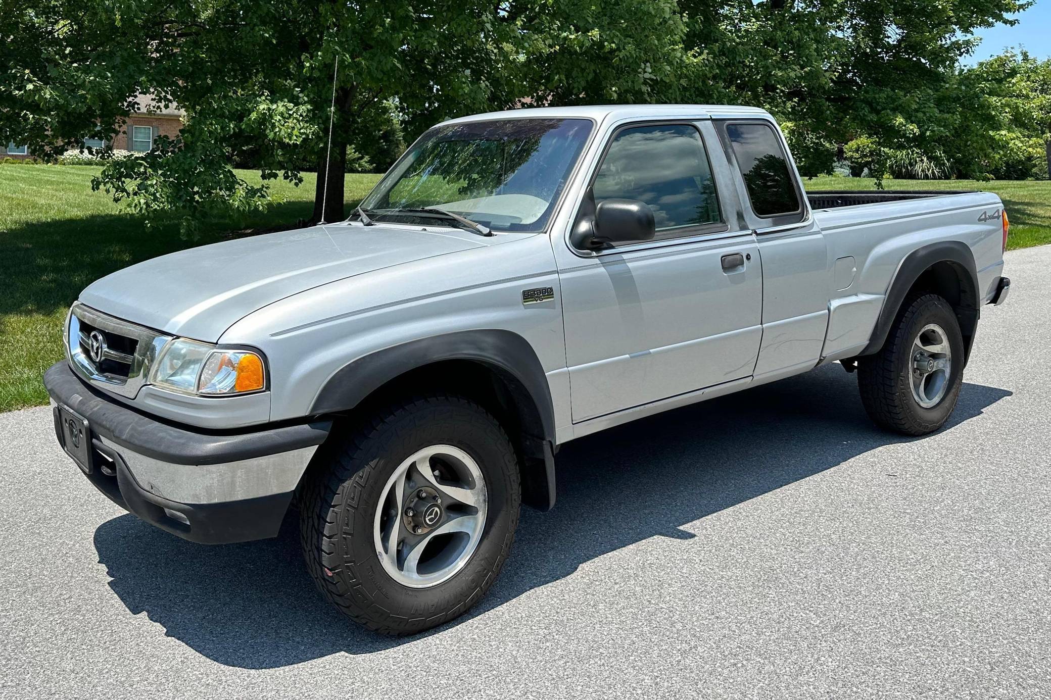 2001 Mazda B3000 sold at auction for $8,000