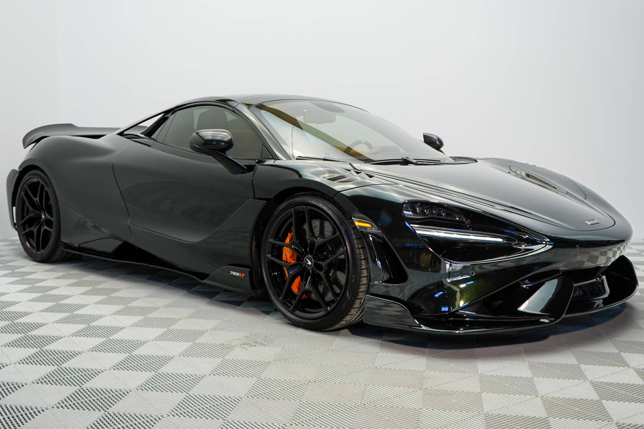 2022 McLaren 765LT sold at auction for $446,000