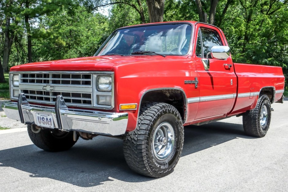 1987 Chevrolet V Conventional sold at auction for $22,250