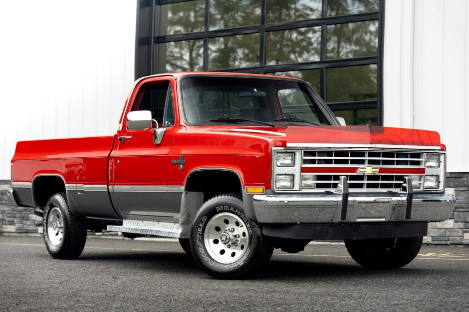 1987 Chevrolet V Conventional sold at auction for $23,250