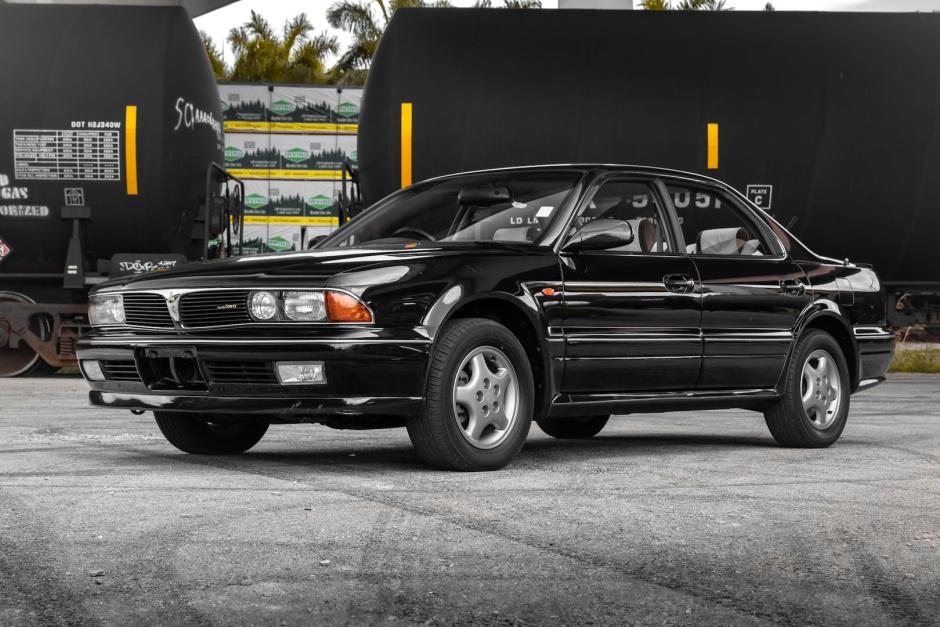 1991 Mitsubishi Diamante sold at auction for $4,302