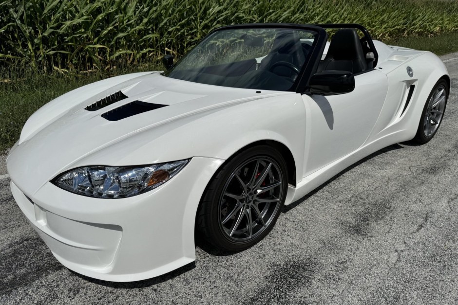 2016 Factory Five 818 sold at auction for $16,500