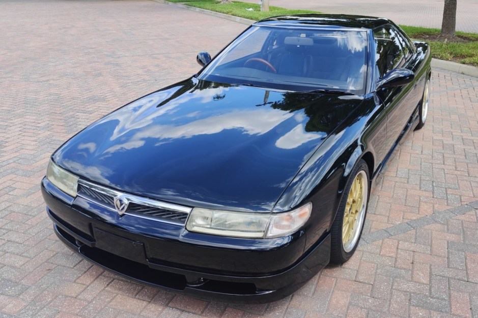 1996 Mazda Cosmo sold at auction for $10,500