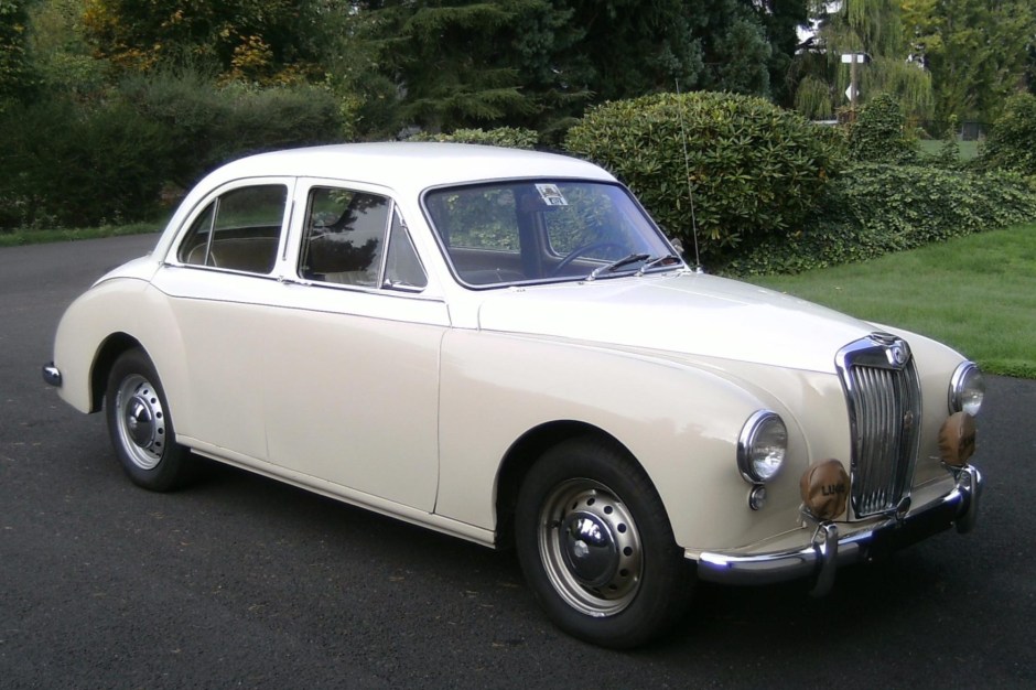 1955 MG Magnette sold at auction for $20,000