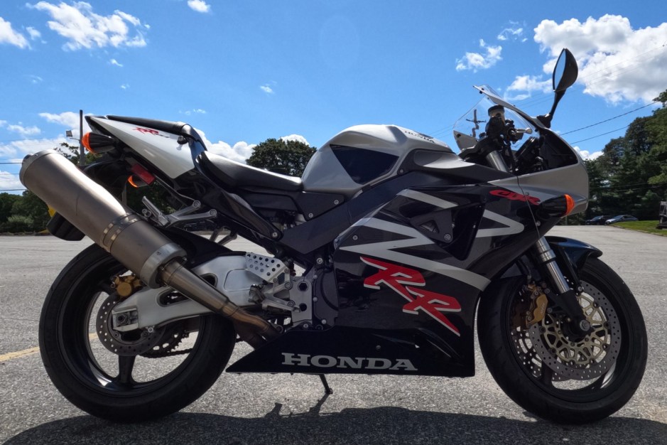 2002 Honda CBR900 sold at auction for $6,500