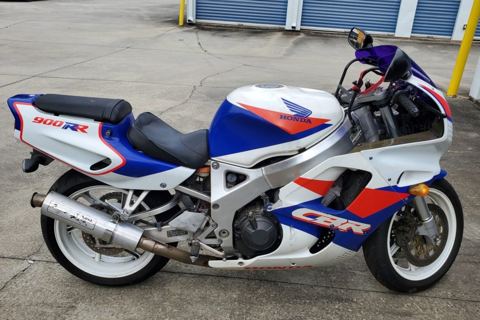 1993 Honda CBR900 sold at auction for $4,300