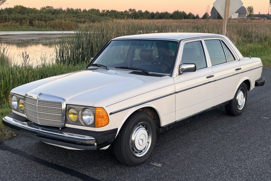 1983 Mercedes-Benz 240 sold at auction for $9,223