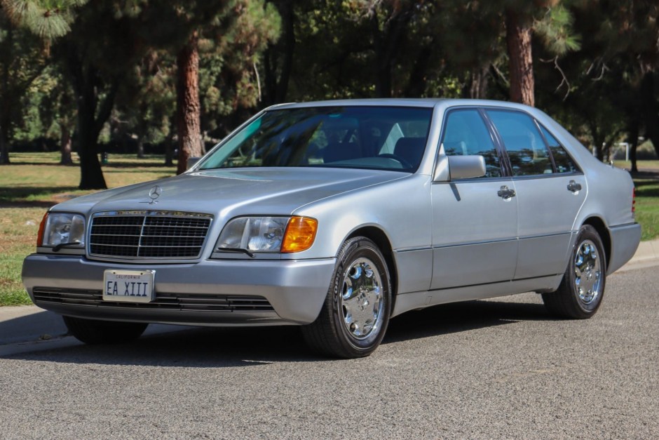 1993 Mercedes-Benz 400 sold at auction for $10,100