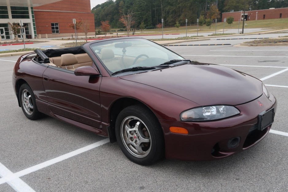 1999 Mitsubishi Galant sold at auction for $6,900