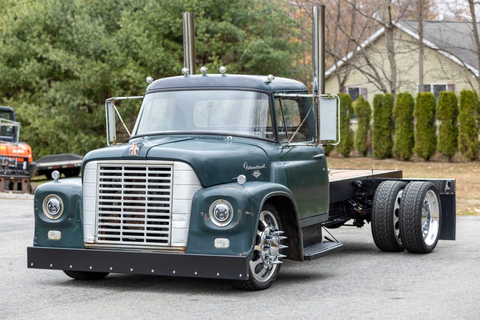 1968 International Harvester Loadstar sold at auction for $38,500