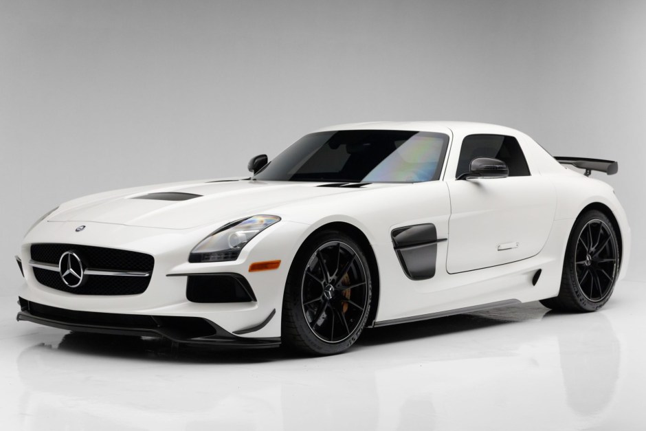 2014 Mercedes-Benz SLS-Class sold at auction for $550,991