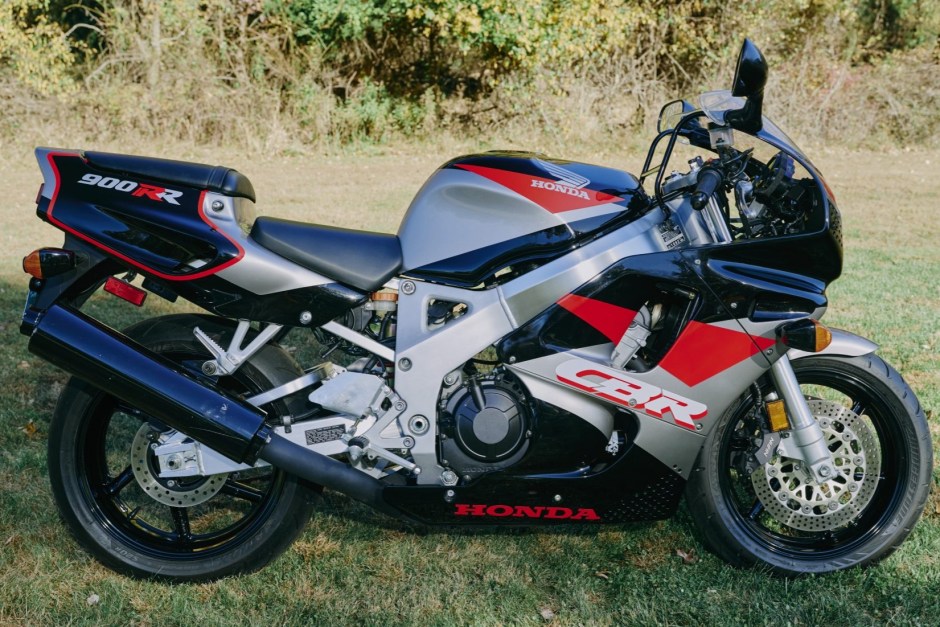 1993 Honda CBR900 sold at auction for $16,000