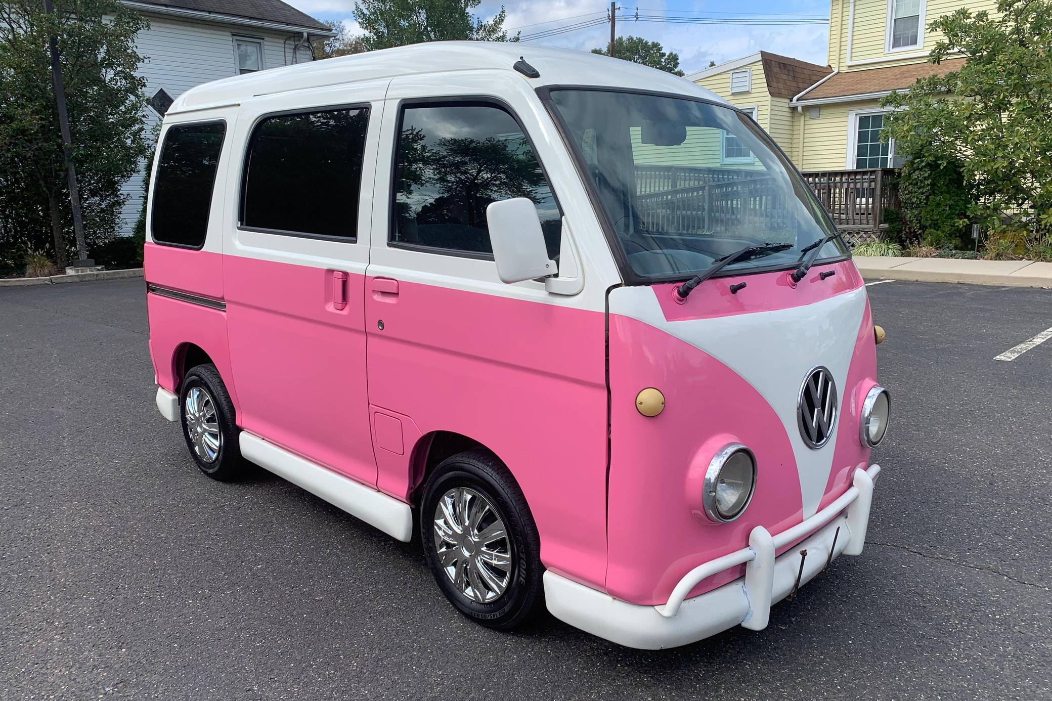 1998 Daihatsu Atrai sold at auction for $18,500