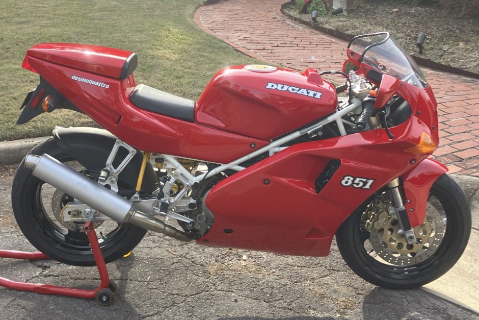 1992 Ducati 851 sold at auction for $9,200