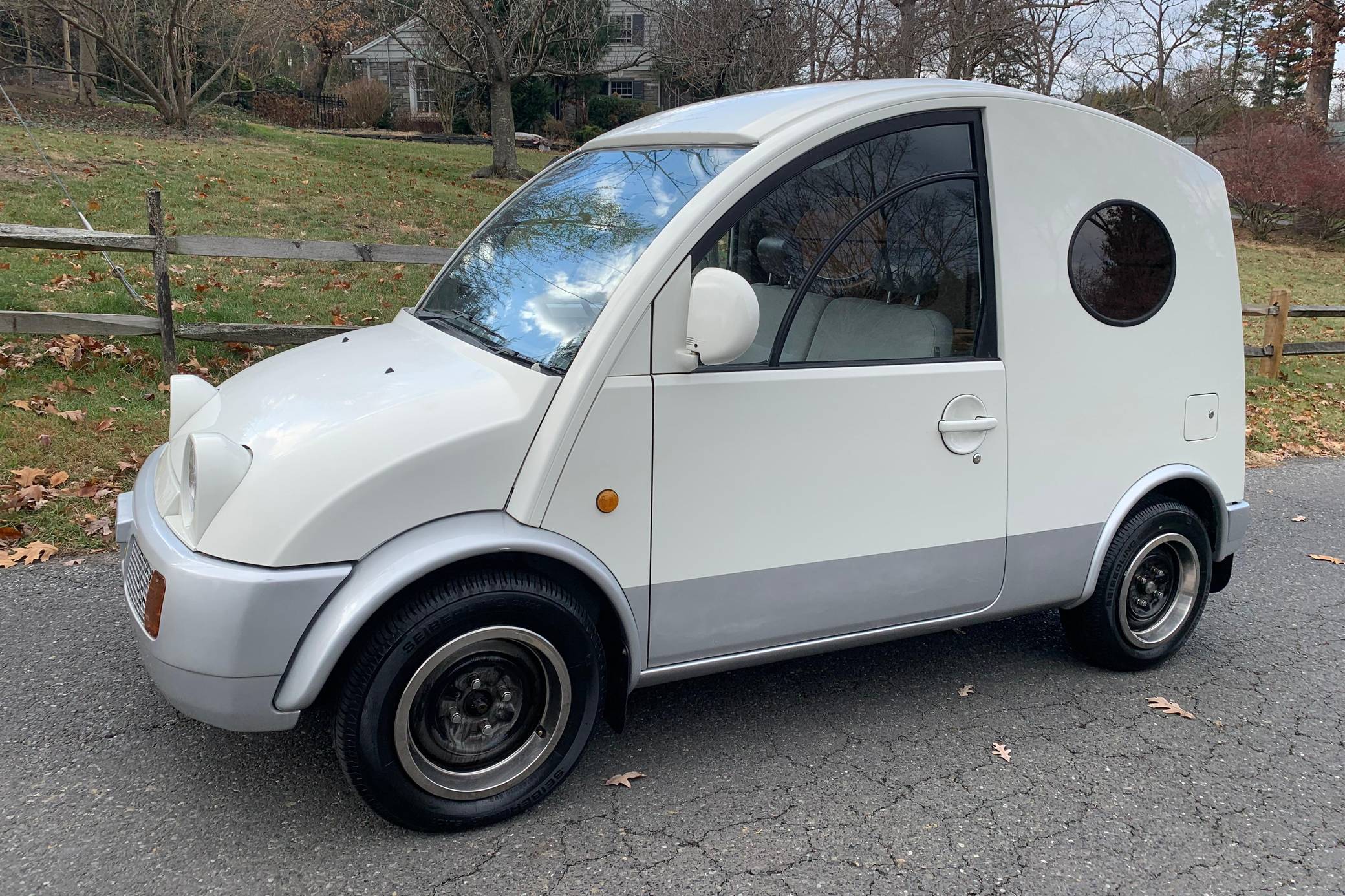 1989 Nissan S-Cargo sold at auction for $8,700
