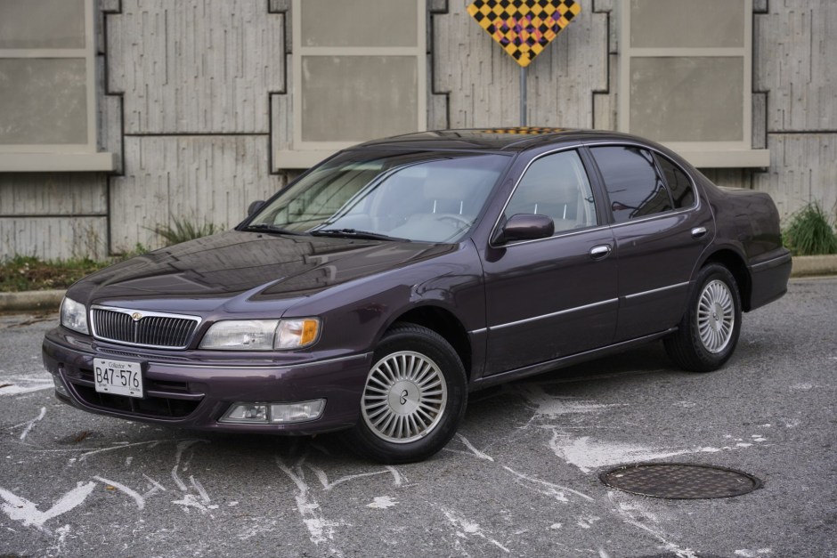 1996 Infiniti I sold at auction for $5,100