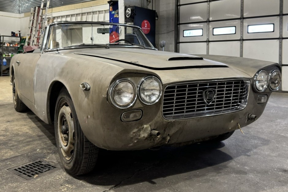 1962 Lancia Flaminia sold at auction for $40,500