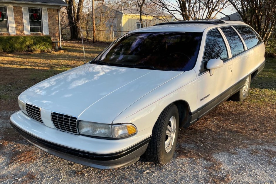1992 Oldsmobile Custom Cruiser sold at auction for $5,150