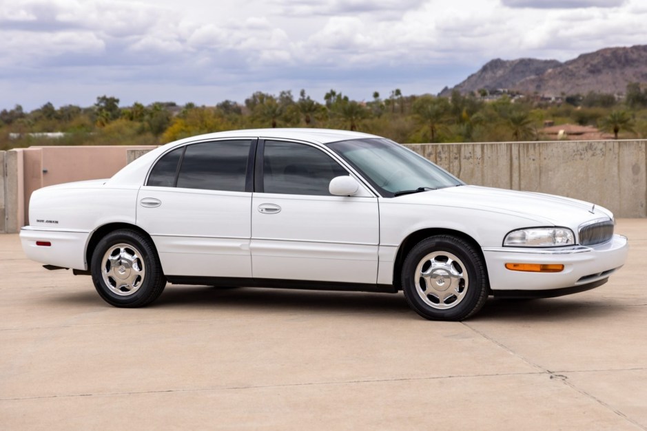 2000 Buick Park Avenue sold at auction for $10,000