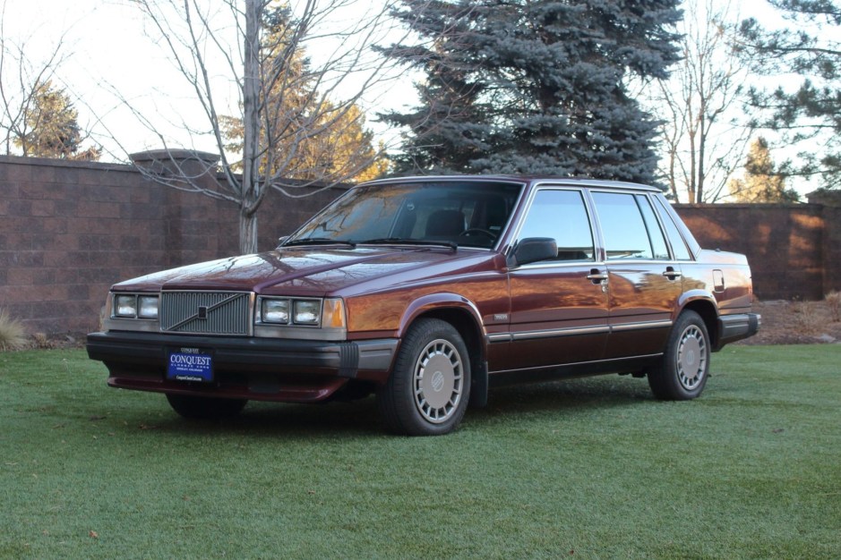 1989 Volvo 700 Series sold at auction for $5,850