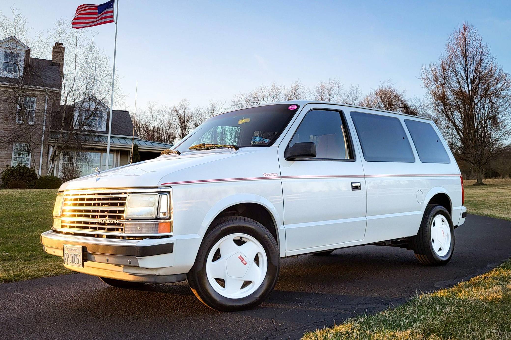 1989 Plymouth Voyager sold at auction for $8,000