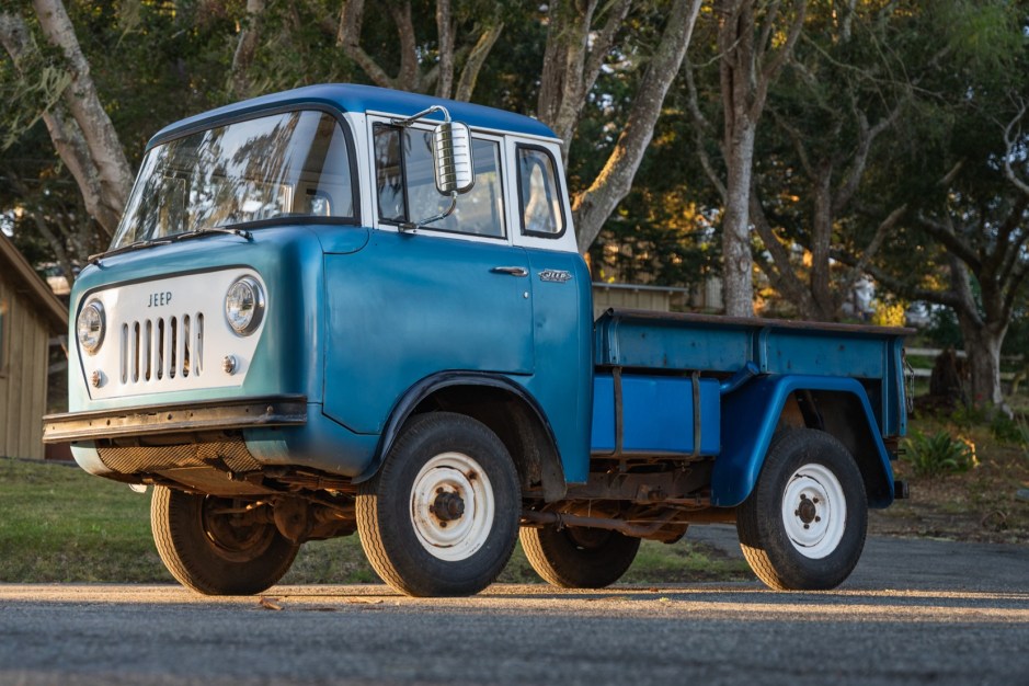 1960 Jeep Forward Control sold at auction for $16,000