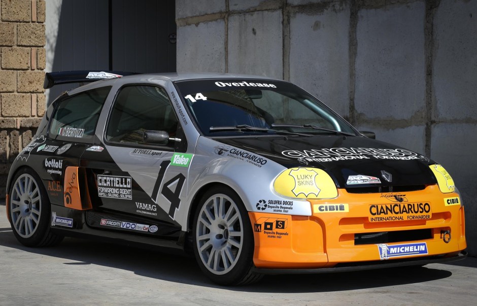1999 Renault Clio sold at auction for $17,250